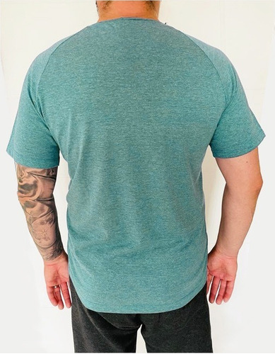 Imagem 2 de 2 de Camiseta Slim Dryfit Mescla Turquesa Allwinners