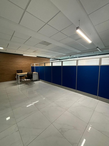 Oficina Renta, Novo Emerald Business And Health Center.