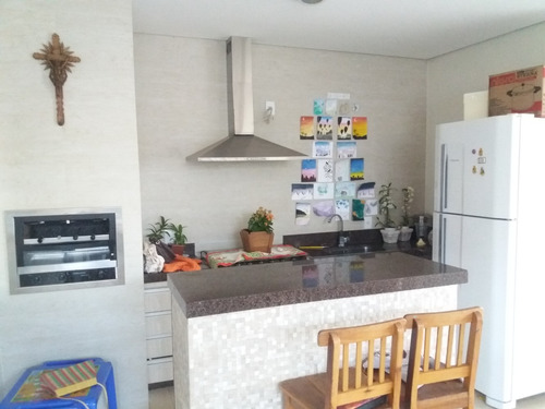 Casa Com 4 Quartos, Aquecedor Água E Energia Solar Incluso.