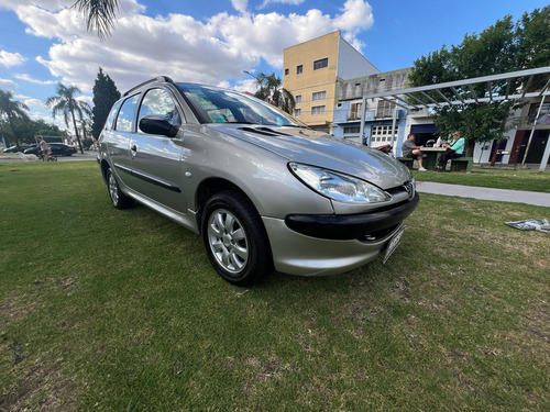 Peugeot 206 1.6 Sw Xt Premium
