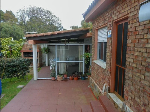 Venta Casa Atlántida Cinco Dormitorios