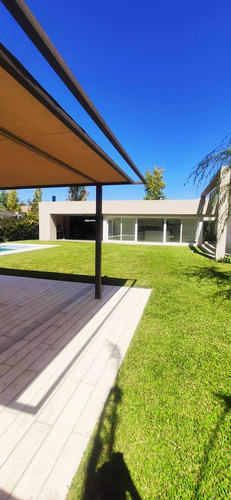 Vendo Casa En Kentucky Club De Campo Oportunidad !!!