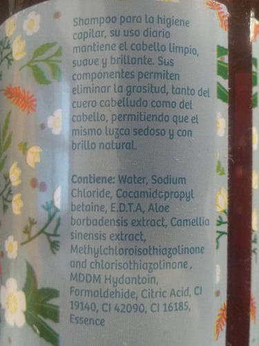 Imagen 2 de 2 de Shampoo Para Cabellos Grasos Con Aloe Vera Y Té Verde Hierbas Del Oasis Vegan Sin Parabenos