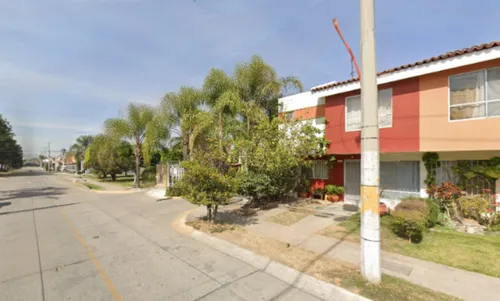 Casa En Venta En Parques De Tesistan Jalisco. Sh05