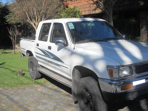 Toyota Hilux Doble Cabina 4x4