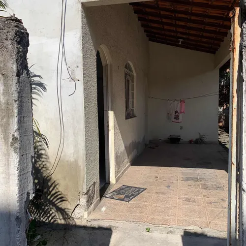 Vila Com 5 Casas Sendo 4 Kitnetes E 1 Casa Com 2 Quartos