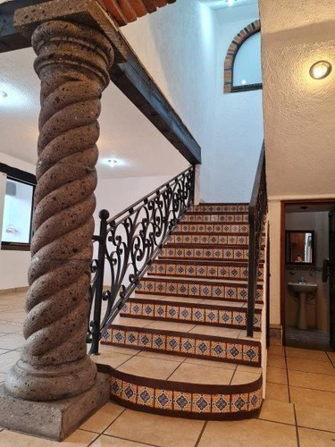 Se Vende Residencia En Misión Concá, Roof Garden, Cto Serv, 4 Recamaras, 4.5 Bañ