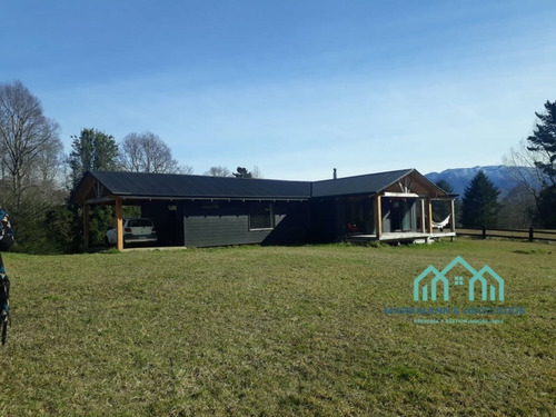 Casa Y Cabaña Con Orilla De Rio En Condominio Privado Pucon