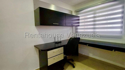 Julian Galindez Vende Exclusiva Casa En Conjunto Privado Del Centro De Cabudare #25-19872