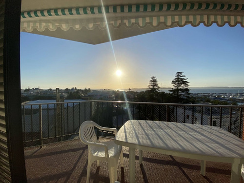 Venta De Apartamento 3 Dormitorios. Península