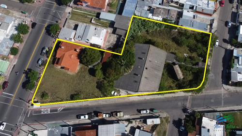 Vendo Gran Terreno Sobre Avenida Proximo Al Centro De Maldonado
