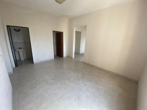 Casa En Venta En Veracruz Con Hab En P.b. Col Centro