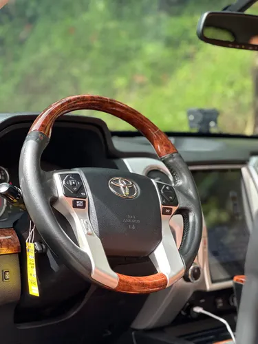 Toyota Tundra 5.7 Crewmax Platinum