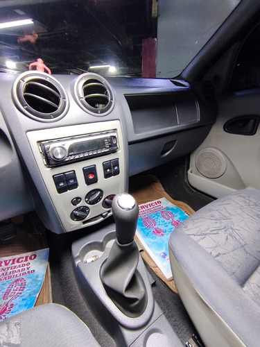 Renault Logan Sincrónico 2008