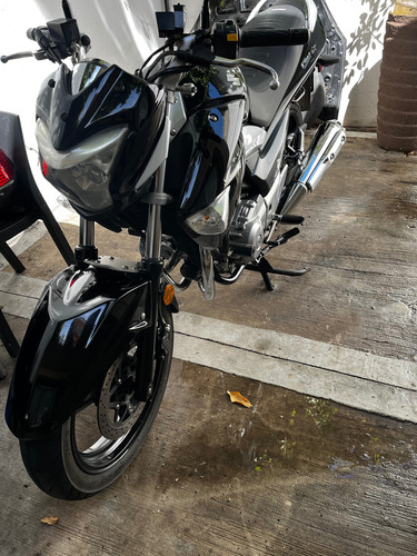 Suzuki Inazuma 250