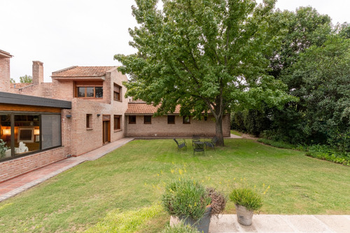 Casa/quinta De Los Nores