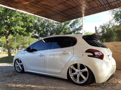 Peugeot 208 1.6 Feline
