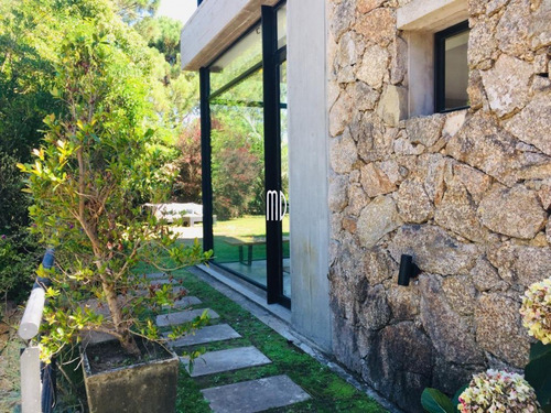 Magnifica Casa En Barrio Privado- Ref: 6391