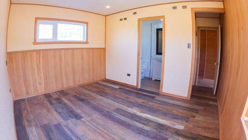 Casa Dos Pisos/ Lomas De Ten-ten/ Castro/ Isla Grande Chiloé