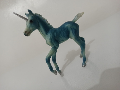 Potrillo De Unicornio Breyer Figura