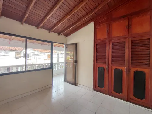 Casa En Arriendo En Avenida Libertadores. Cod A30663