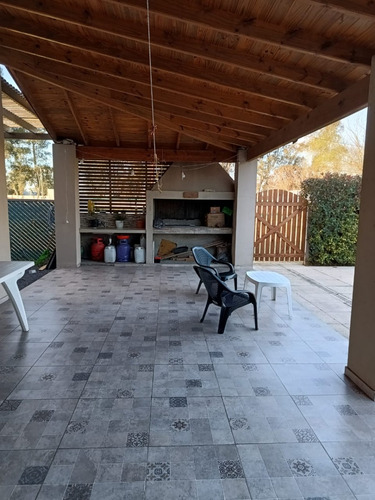 Casa Quinta Ubicada En Barrio Cerrado La Tregua, Virrey Del Pino Km 46, Partido De La Matanza.
