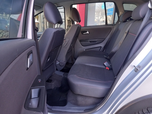 Imagen 9 de 13 de Volkswagen Suran Cros 1.6 Highline Nafta Y Gnc 2014