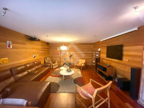 Casa En Venta De 5 Dorm + Estar Y Subt. En Las Brisas Co