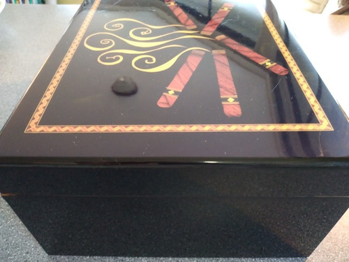Imagen 5 de 10 de Humidor De Cedro Hecho A Mano Con Tapa Decorada 150 Habanos