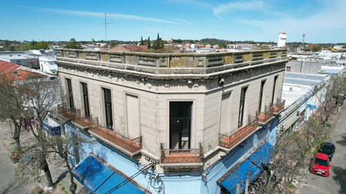 Estratégica Oficina En Nueva Helvecia, Frente A Plaza Los Fundadores!