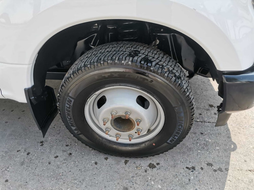 Imagen 5 de 12 de Ford F-350 2020 6.3l Xl 6.2 Plus Ac At