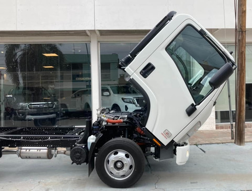 Imagen 9 de 18 de Isuzu Npr75 Cabina Simple Chasis Corto 0km My2023