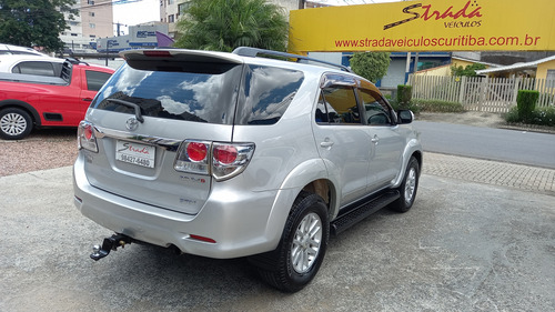 Toyota Hilux SW4 3.0 Srv 7l 4x4 Aut. 5p