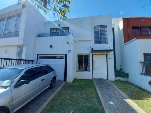 Se Vende Duplex 3 Dormitorios Pileta Poeta Lugones