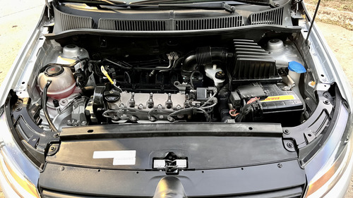 Volkswagen Suran 1.6 Comfortline 101cv