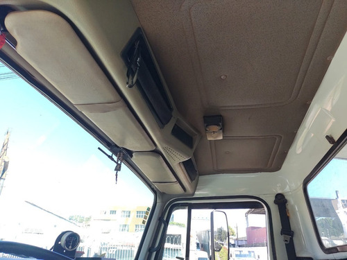 Imagem 12 de 15 de Caminhao Truck Caçamba Basculante 10m