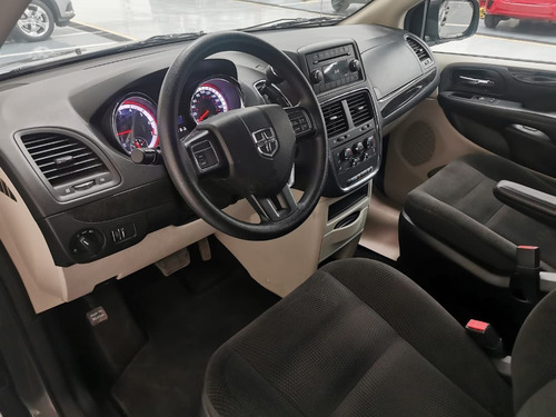 Imagen 8 de 15 de Dodge Grand Caravan 2018 3.6 Se At