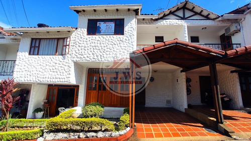 Se Vende Casa Con Vista A La Piscina, En Sector De Panorama En Villavicencio - Jws Inmobiliaria