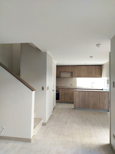 Refv:11240** En Venta Casa 3d+2b+estacionamiento. Diego Po