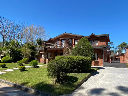 Casa A La Venta De 3 Dormitorio En Beverly Hills, Punta Del Este.