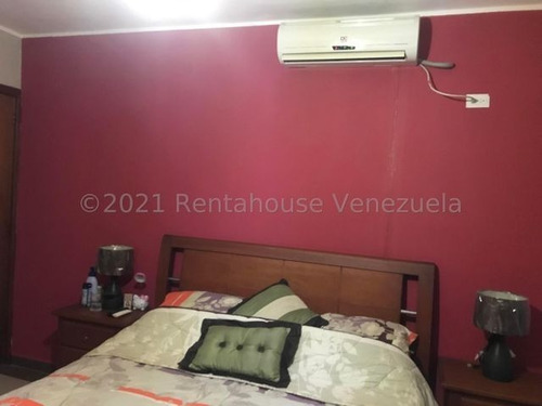 Imagen 7 de 13 de Acogedora Casa, Construida Con Materiales Y Acabados De Primera. Tres Hab Y Tres Baños. Ubicada En Un Circuito Cerrado De La Puerta De Maraven. #22-369.