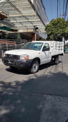 Nissan NP300 ESTACAS