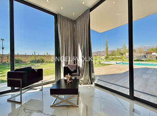 Exclusiva Casa En Las Brisas De Chicureo