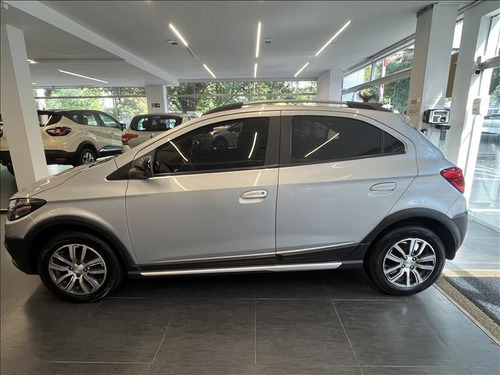 Chevrolet Onix Onix Hatch Activ 1.4 8v Flex 5p Mec.