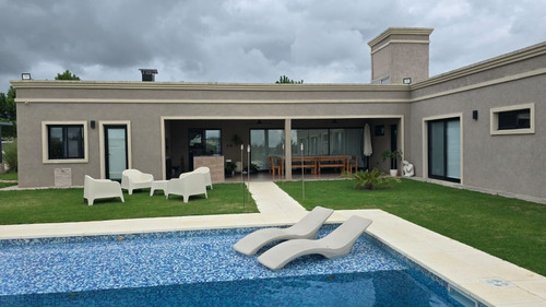 Casa En Venta Brandsen En Barrio Cerrado Con Pileta