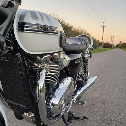 Triumph Bonneville T120 Diamond