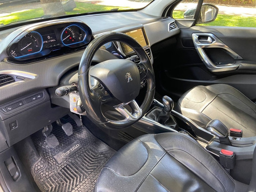 Imagen 9 de 15 de Peugeot 2008 Premier 1