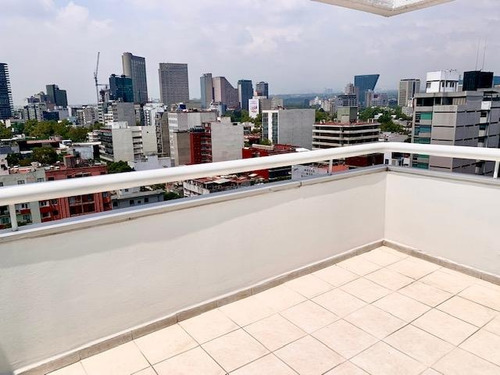 Polanco (lamartine) Penthouse En Dos Niveles De 330m2, 3 Amplias Recámaras, Terraza, Balcón, Vista Panorámica. Excelente Ubicación