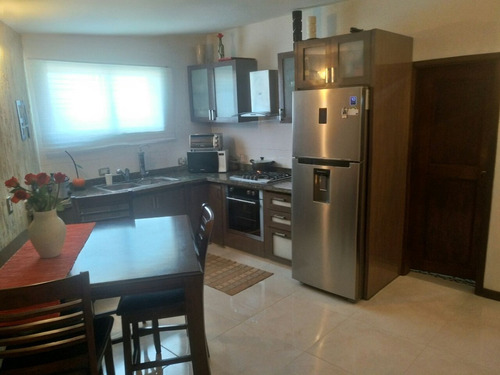 Imagen 3 de 13 de Venta Townhouse Playa El Yaque