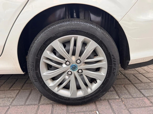 Fiat Cronos 1.3 Drive Flex Aut. 4P